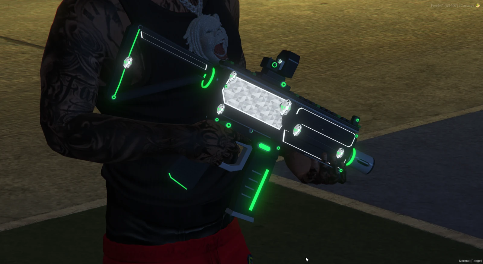 Ice SMG in FiveM: green accents after dark