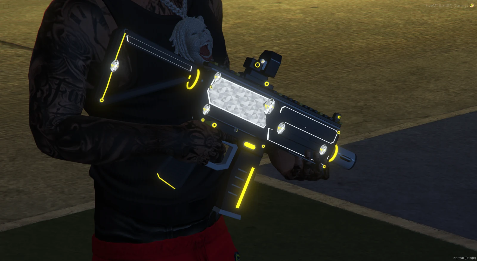 Ice SMG in FiveM: yellow accents after dark